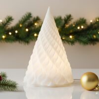 Pikkelyes fenyő lámpás – 3D nyomtatott adventi dekoráció